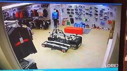 CCTV footage shows theft from cycle shop in Milton Keynes