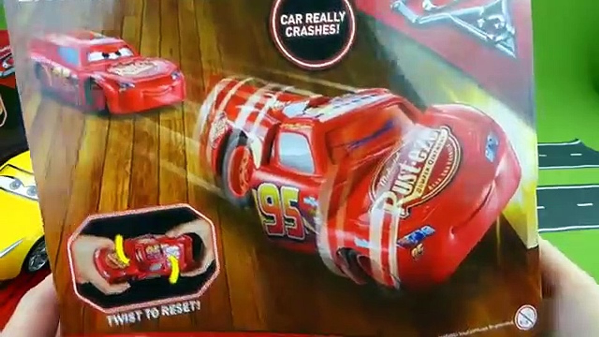 lightning mcqueen crash toy