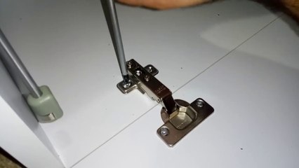 Dolap Menteşe Montajı
