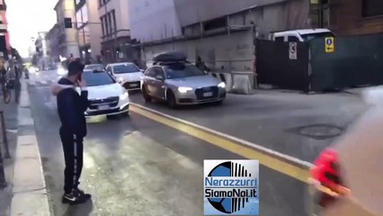 Matteo Politano dopo l'incontro con l'agente Lippi