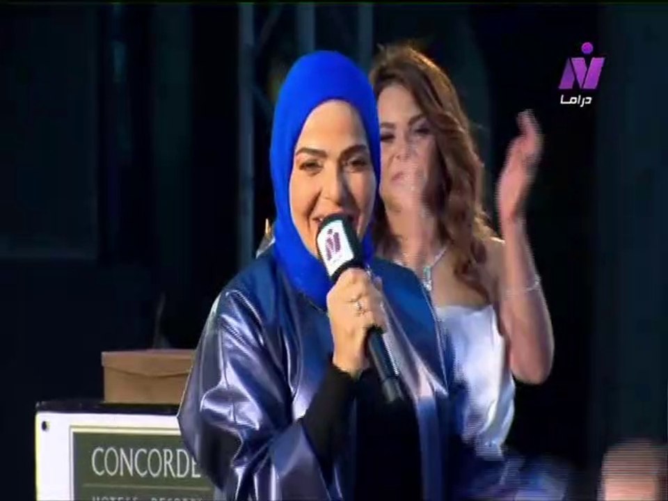 تكريم الفنانة منى عبد الغنى فى حفل نجوم الدراما 2019