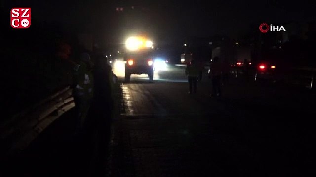 TEM’de tır devrildi, kilometrelerce kuyruk oluştu!rt3434