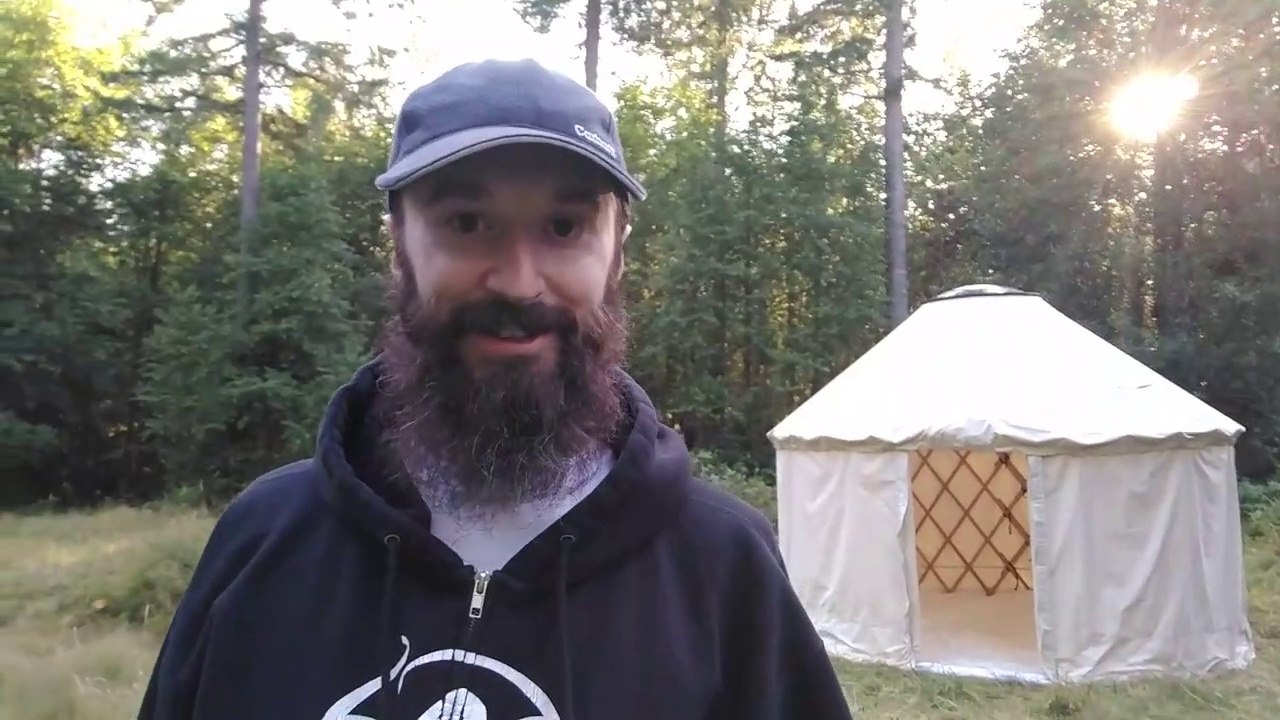 The New Yurt Arrives!