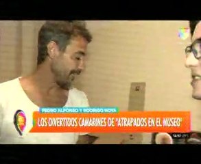 Pedro y elenco Atrapados en el Museo en backstage en Intrusos - 22 de Enero