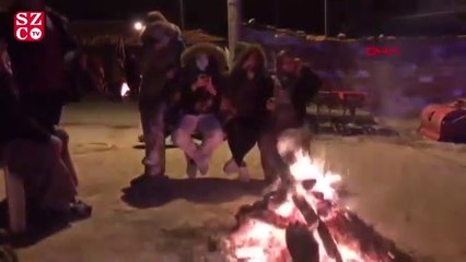 Manisa’da vatandaşların deprem nöbeti