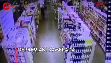 Akhisar'daki deprem anı kamerada