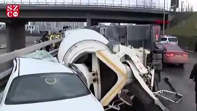 Bağcılar'da beton mikseri devrildi