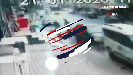 Minibüs, yolcu dolu otobüsle kafa kafaya çarpıştı