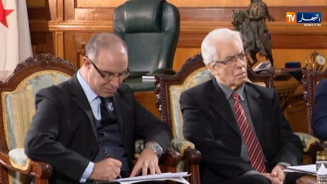 رئيس الجمهورية عبد المجيد تبون يجري لقاء صحفي مع عدد من مسؤولي مؤسسات إعلامية