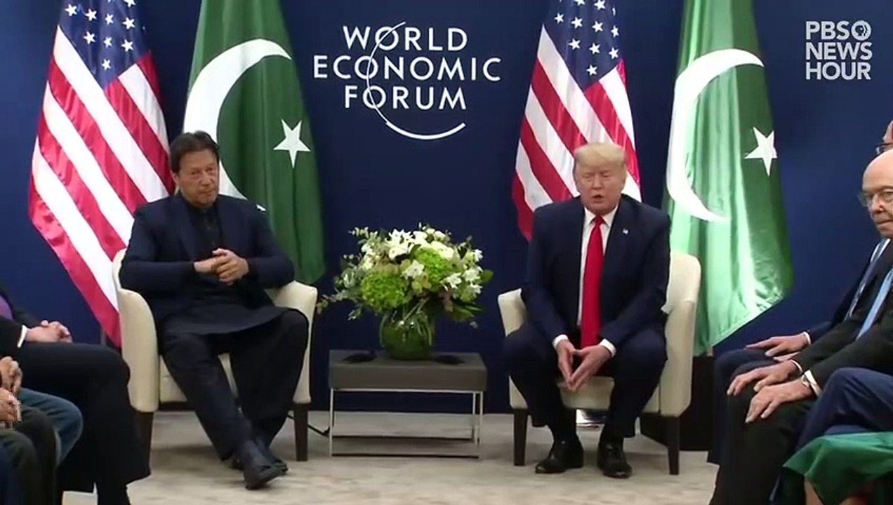 Donald Trump talks with Pakistani Prime Minister Imran Khan at World Economic Forum in Davos