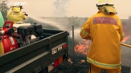 Mueren tres estadounidenses al estrellarse un avión cisterna en Australia