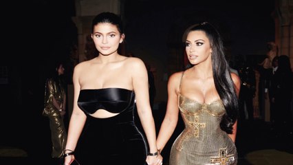 Kim Kardashian nennt Kylie Jenner's Make Up Linie "billig"