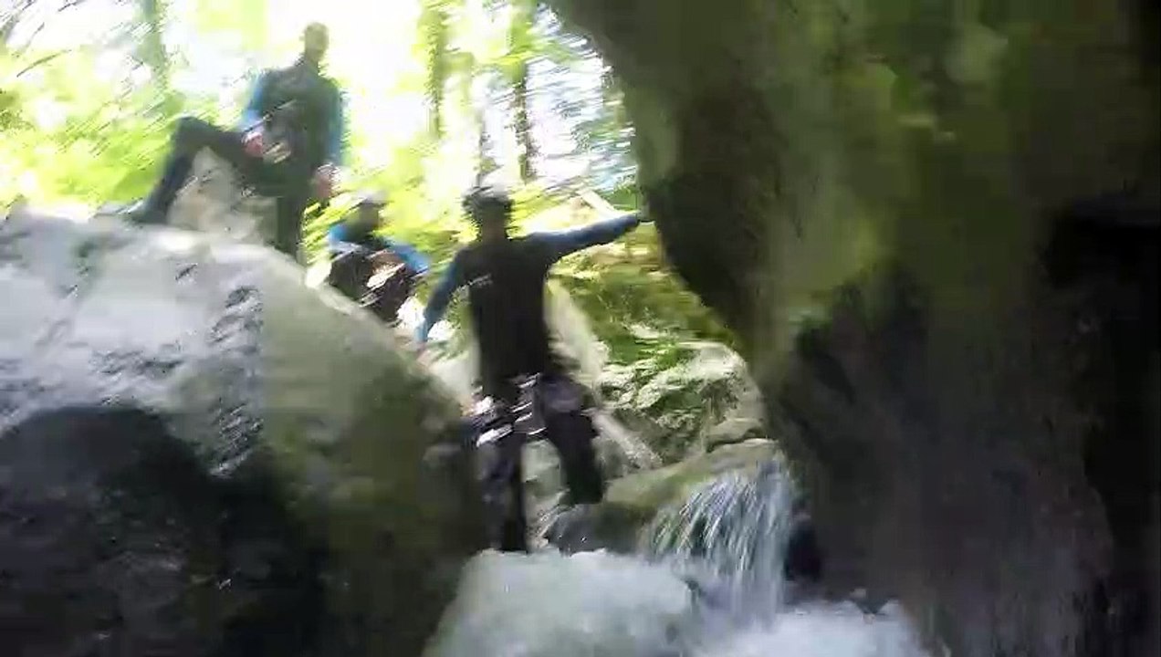 Canyon Pont du diable (The Sky Is a Neighborhood)