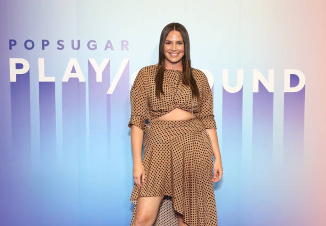 Candice Huffine, das neue Gesicht für die 'Fossil' Sport Uhr