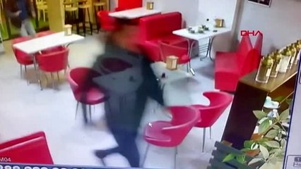 Manisa kırkağaç'ta deprem anı paniği kameraya böyle yansıdı