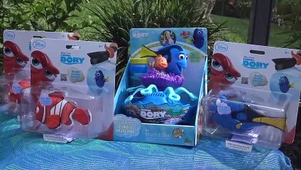 Disney Procurando  Dory  - Sophia, Isabella e Alice  Brincando na Piscina