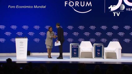 "Solos no podemos", dice líder opositor venezolano Guaidó en Davos