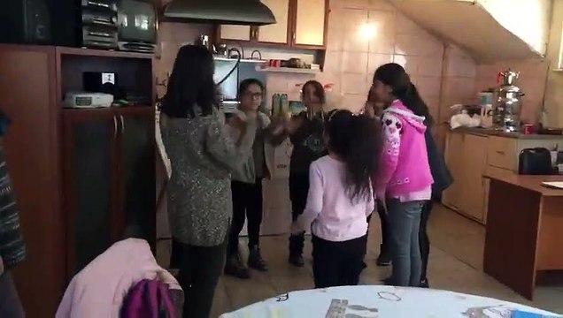 Çocuklar için ücretsiz dersler veren 'Fatih Dayanışması': Biz İngilizce 4 kelime öğrendik; 'dayanışma bizi güçlü kılar'