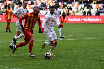 Demir Grup Sivasspor, Yeni Malatyaspor'a 2-1 yenilse de Türkiye Kupası'nda çeyrek finale yükseldi