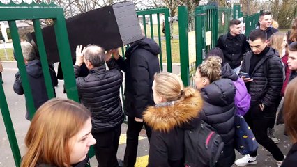 Commercy : profs et élèves du lycée Henri-Vogt manifestent contre la baisse de dotation horaire
