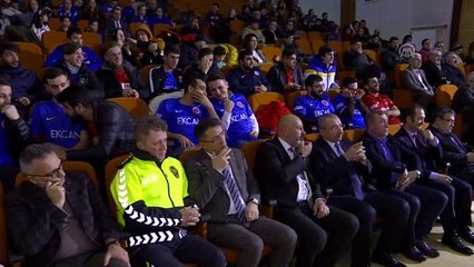 Şampiyon "özel sporculara" milli takım forması hediye edildi