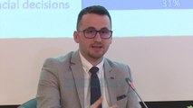 Klientet shqiptarë vetëm shërbimet bazë në banka - News, Lajme - Vizion Plus