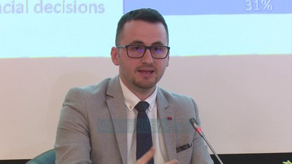 Klientet shqiptarë vetëm shërbimet bazë në banka - News, Lajme - Vizion Plus