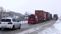 Karabük-Gerede kara yolunda zincirleme kaza nedeniyle ulaşım kontrollü sağlanıyor