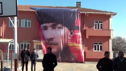 PKK'lı teröristlerince 33 yıl önce katledilen 10 kişi mezarları başında anıldı