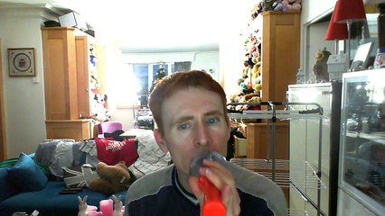 Wiwi égratigne "right girl wrong time" de Jon Langston