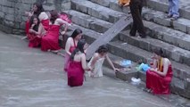 #Open Bath  women culture of Nepal  // #women open bath bagmati river 2020 nepal// Nepali women open