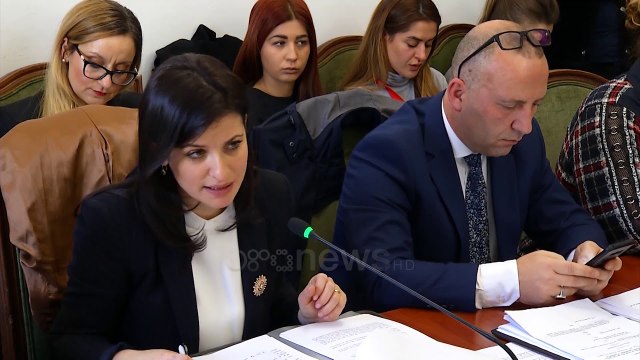 Ora News - PS “shpërfill” Këshillin e Europës për anti-shpifjen, rrëzon dekretin e Presidentit