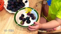 Counting Numbers in English Eating Grapes fruit