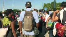 Cientos de migrantes centroamericanos ingresan a México desde Guatemala