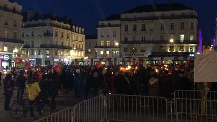 Download Video: Retraite aux flambeaux contre la réforme des retraites