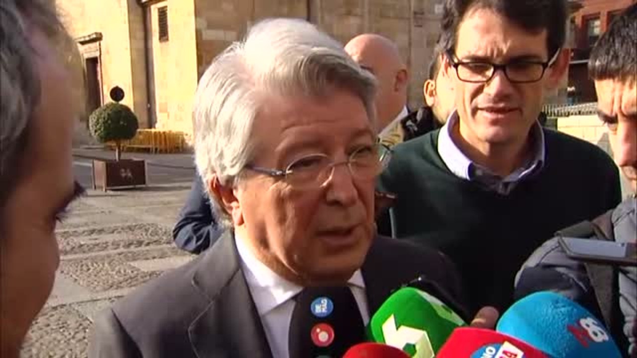 Cerezo: "A mí me gustaría ver en el Atlético de Madrid a todos los grandes jugadores y Cavani es un gran jugador"