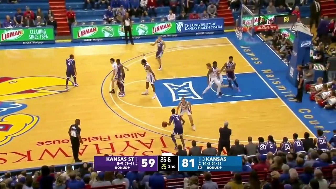 Ce match de basket se termine en bagarre générale dans les tribunes !
