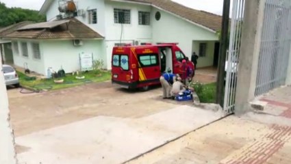 Homem sofre queda de dois metros no Bairro Pioneiros Catarinenses