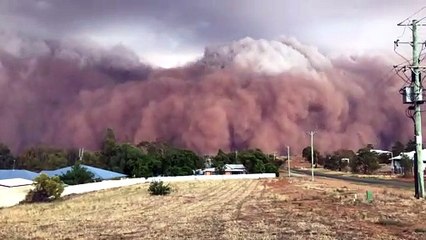 Dust Storm Descends on Parkes