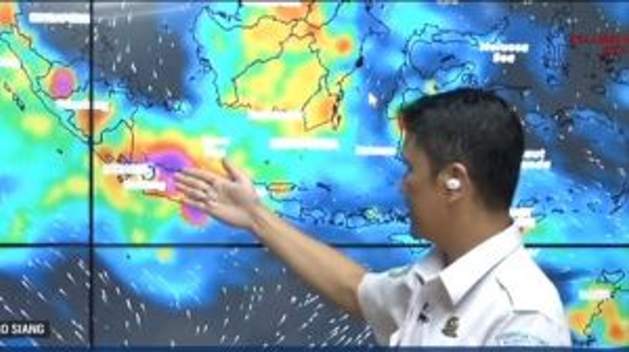 Sebagian Besar Pulau Jawa akan Diguyur Hujan Lebat