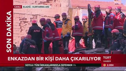 Depremden 14 Saat Sonra Enkazdan Sağ Çıkarıldı