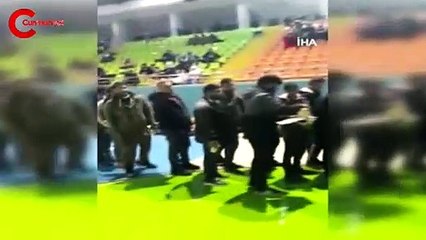 Depremzedeler geceyi spor salonunda geçirdi