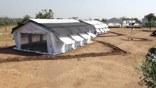 Carpas para climas extremos albergarán escuelas en situaciones emergencia