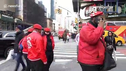 Man stabbed on the head by Uber delivery worker near Times Square