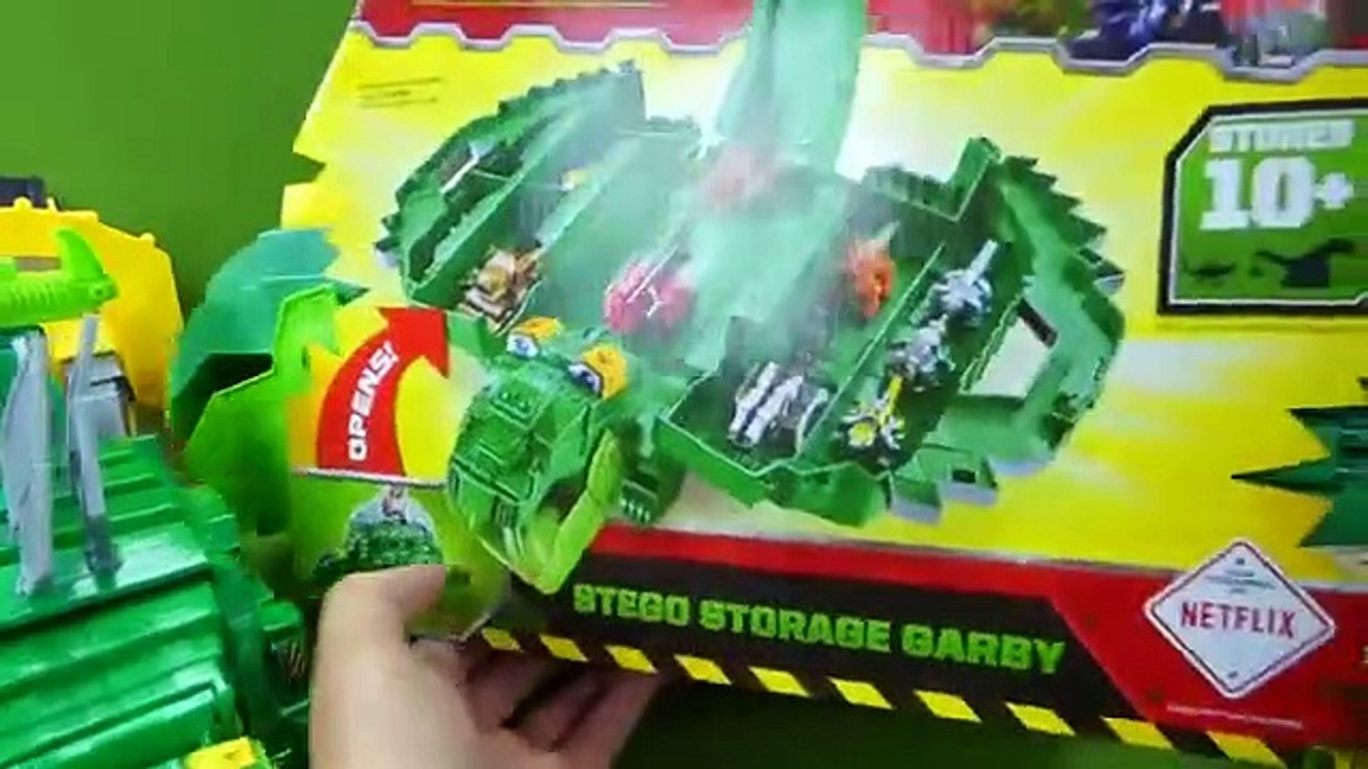 Dinotrux hot sale garby storage