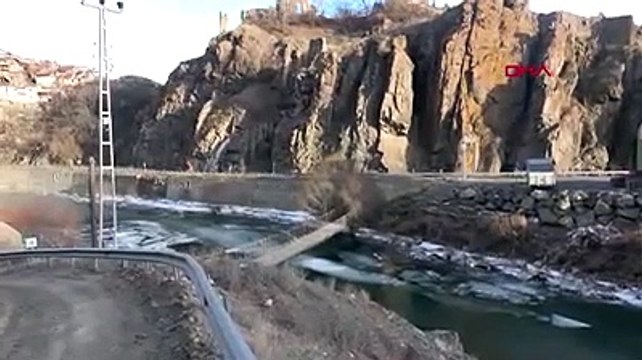 Dünyanın en hızlı akan nehri Çoruh, dondu