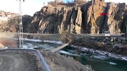 Dünyanın en hızlı akan Çoruh nehri dondu