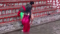 #Open Bath Nepali women culture Nepal // Nepali women open bath bagmati river 2020// Nepali women op