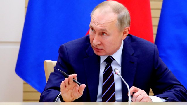 Russian constitution: Parliament backs Putin's reforms