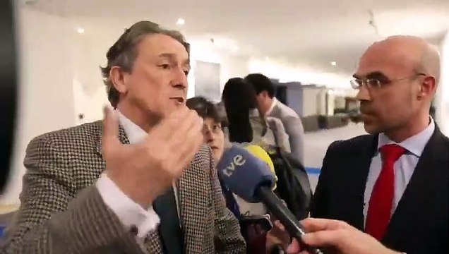 Hermann Tertsch: Este gobierno español está en manos de Maduro que sabe lo suficiente sobre Podemos para hacerlo caer cuando le venga en gana